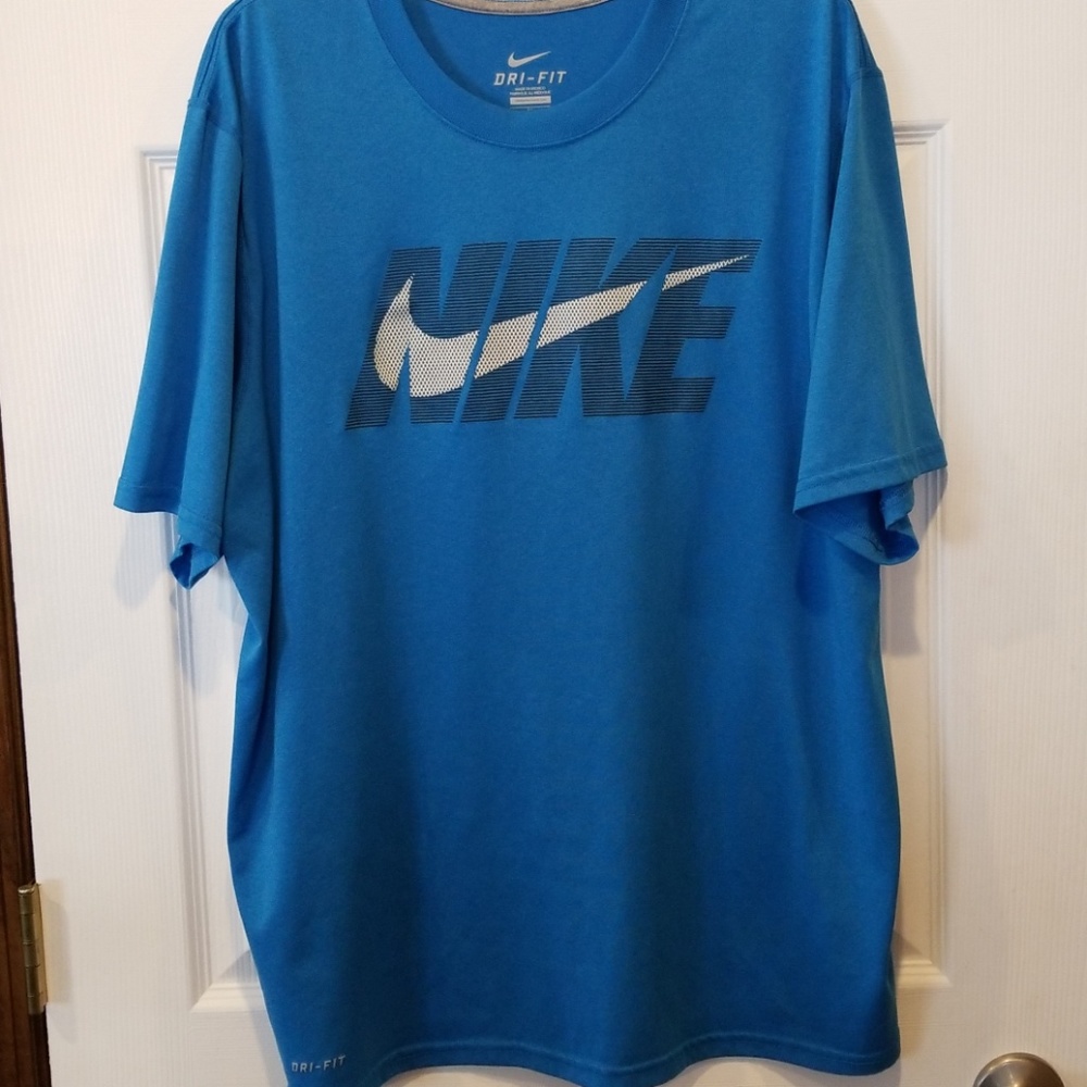 Nike T Shirt